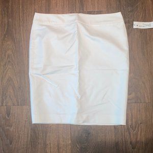 NWT White Liz Claiborne Pencil Skirt • 10P